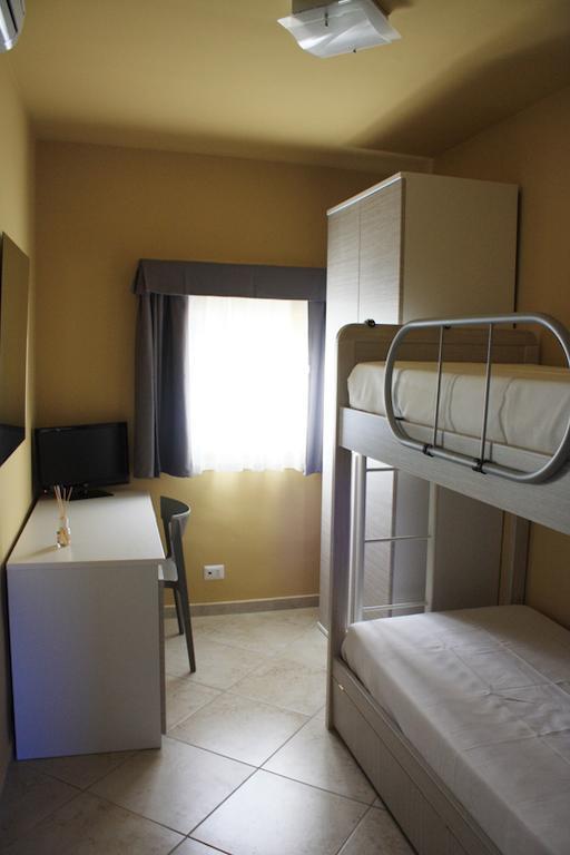 Bed And Breakfast Fly Bari Bilik gambar